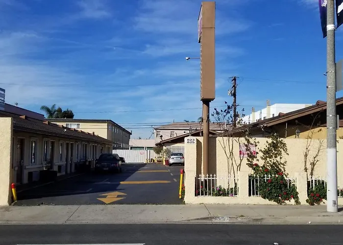 Hollywood Park Motel